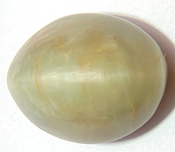IGLI certified Natural Yellowish Grey Cat's eye (Lehsunia) 23.56 carats IGLI certified Natural Yellowish Grey Cat's eye (Lehsunia) 23.56 carats