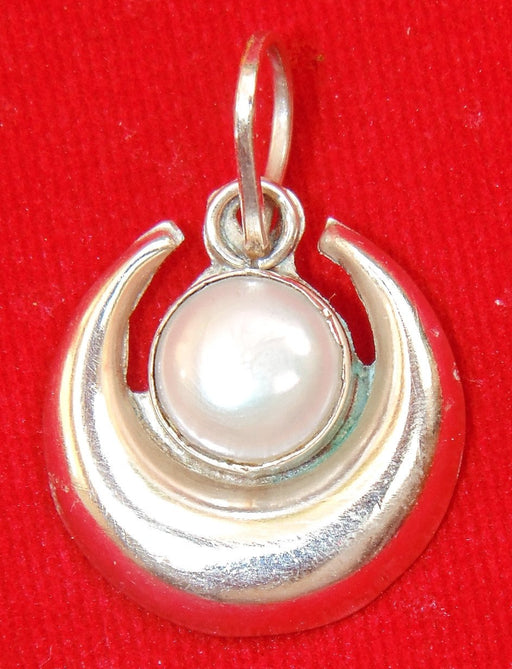 Pure Silver Moon (Chandra) pendant with pearl (moti) - Devshoppe