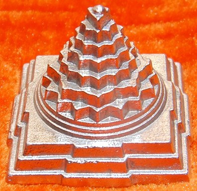 Parad Shree yantra (Sriyantra) for wealth and prosperity 50 gms Parad Shree yantra (Sriyantra) for wealth and prosperity 50 gms
