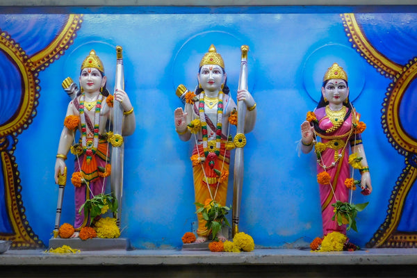 Sloka Api swarnamayi lanka na me with meaning