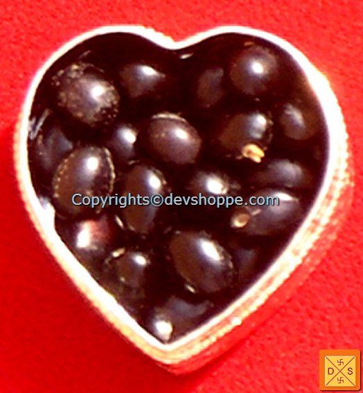 Heart-shaped silver box with black Chirmi beads
