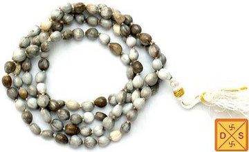 Vaijanti mala with stone beads, gold-colored knot and tassel