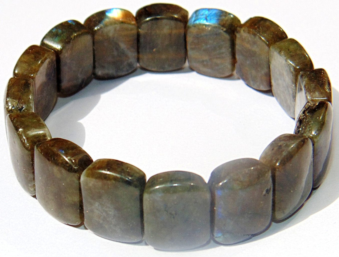 High Qualty labradorite bracelet with rectangular dark gray stones and blue shimmer