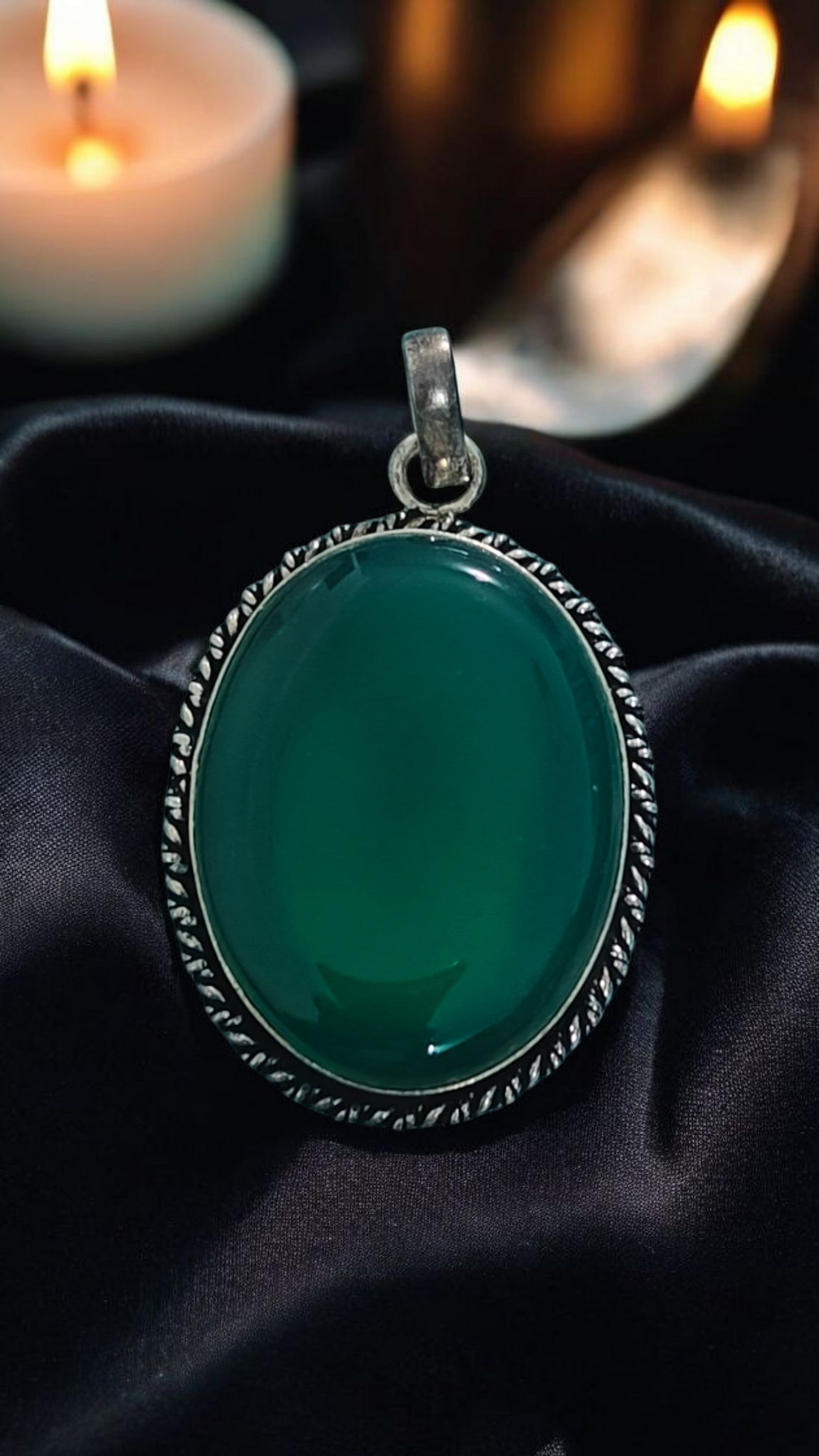 Green jade pendant