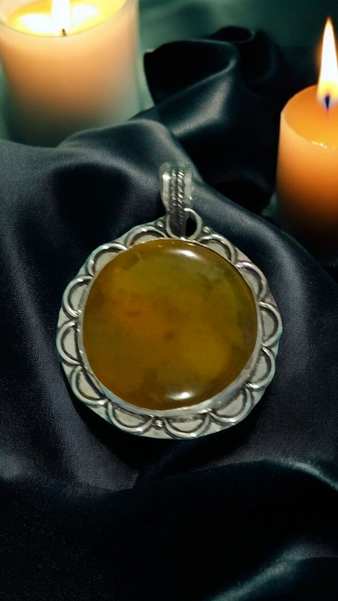 Yellow agate pendant 
