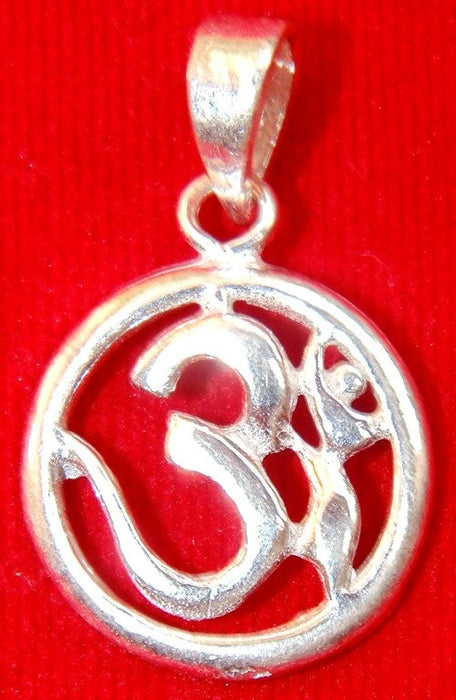 Pure Silver Om (Aum ) pendant - Hindu auspicious symbol - Devshoppe