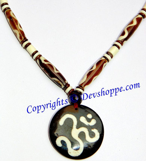 Stylish necklace with Aum (Om) pendant - Devshoppe