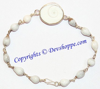 Gomti Chakra bracelet with Vaijanti beads in pure Silver