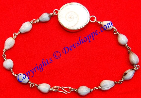Gomti Chakra bracelet with Vaijanti beads in pure Silver - Devshoppe